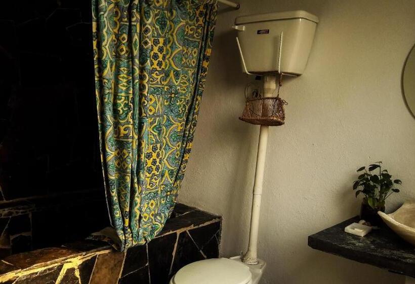 스위트, Hospedaje Totalmanik