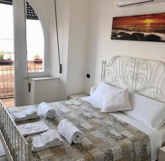 اتاق استاندارد با بالکن و چشم‌انداز دریا, B&b Il Poeta Sul Mare