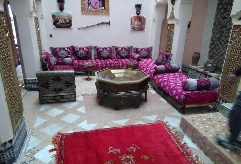 패밀리 스위트, Riad Yanis