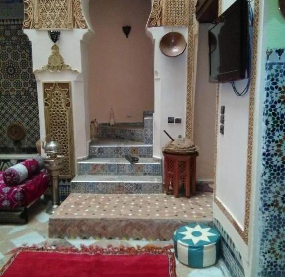 디럭스 룸, Riad Yanis