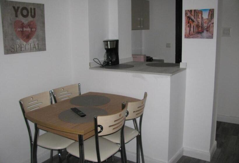 Апартаменты 2 Спальни, 4 Seasons Apartments