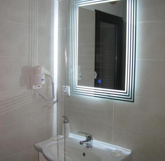 Апартаменты 2 Спальни, 4 Seasons Apartments