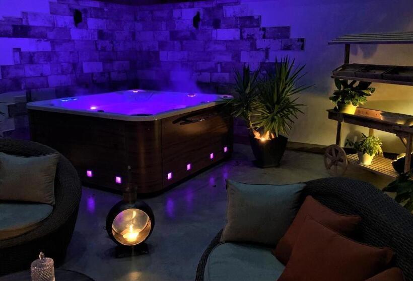 Люкс Кровать Кинг, La Chambre Enchantée