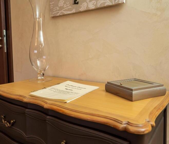Апартаменты 3 Спальни, La Chambre Enchantée