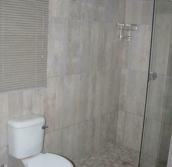 اتاق استاندارد, Kruger S Guest House
