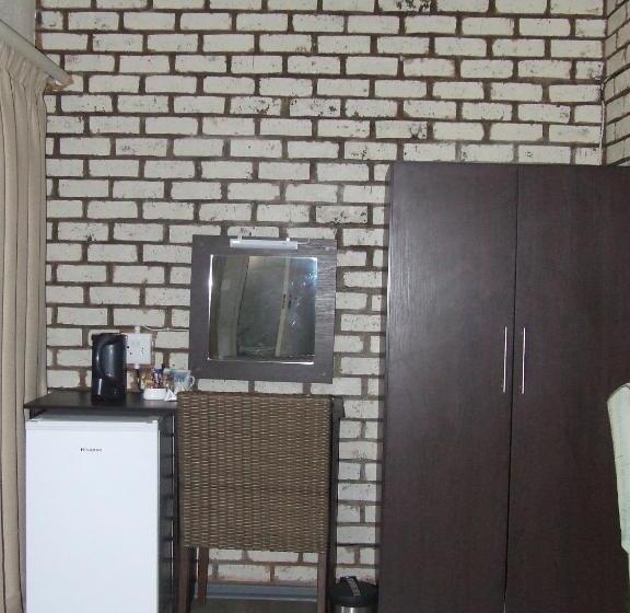 Deluxe Suite King Bed, Kruger S Guest House