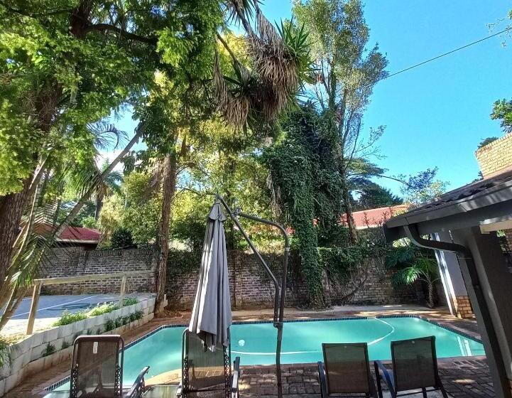 Deluxe Suite King Bed, Kruger S Guest House