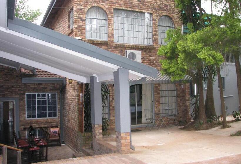 Deluxe Suite King Bed, Kruger S Guest House