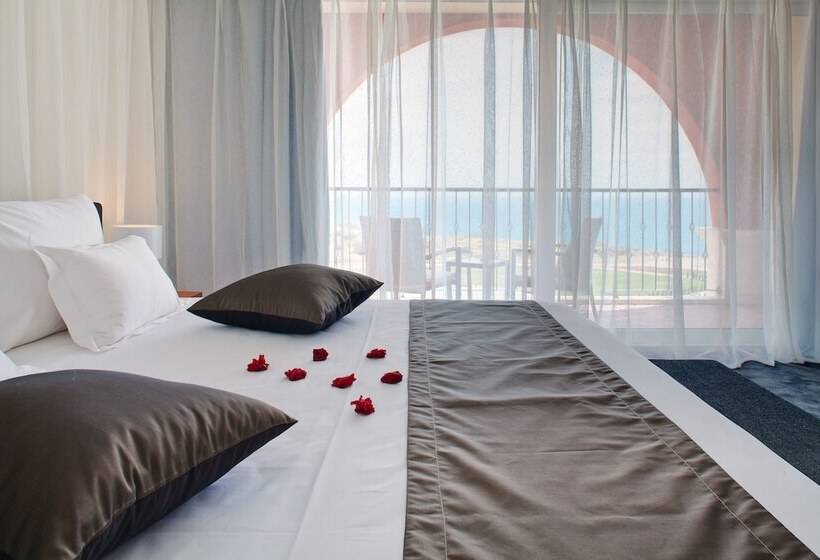 سوییت با چشم‌انداز دریا, Lighthouse Golf & Spa