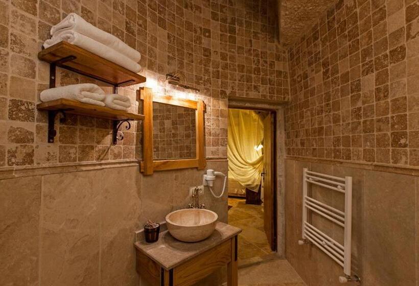 Quarto Deluxe, Mithra Cave