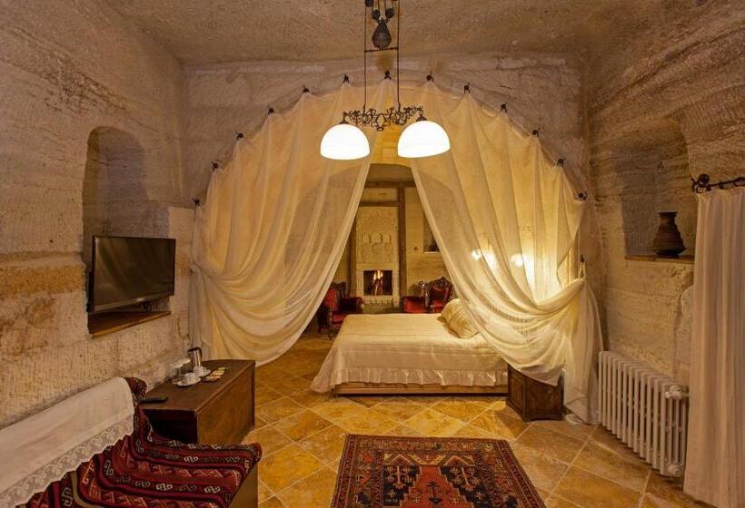 Quarto Deluxe, Mithra Cave