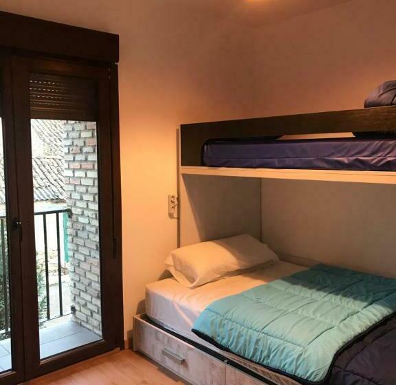 اتاق خانوادگی با سرویس بهداشتی مشترک, Albergue Estrella Guia
