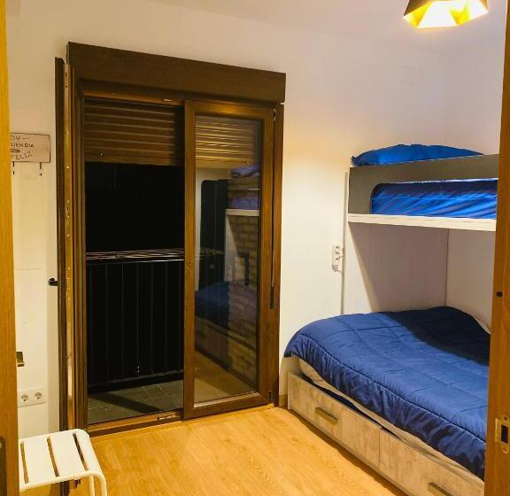 اتاق خانوادگی با سرویس بهداشتی مشترک, Albergue Estrella Guia