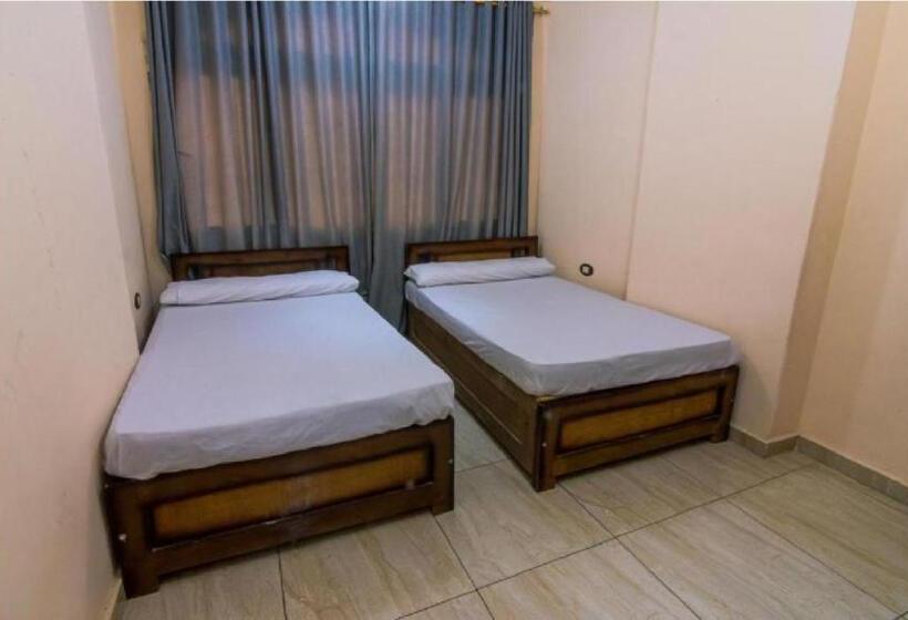 Bed in Shared Room with Shared Bathroom, Almanara Hotel Marsa Matrouh