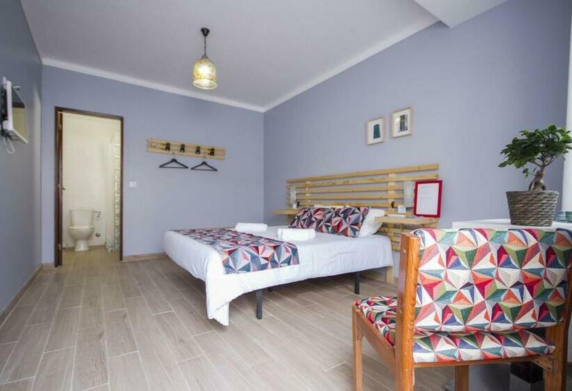 Quarto Estandar, O Tourinho