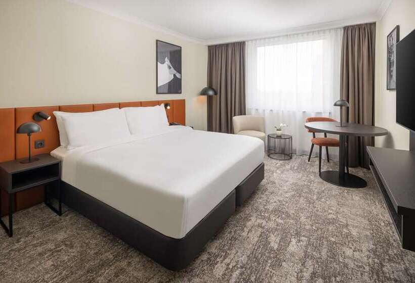 Люкс, Hilton Guangzhou Baiyun   Free Shuttle And Phase 1 Registration Service Available For Canton Fair Pe
