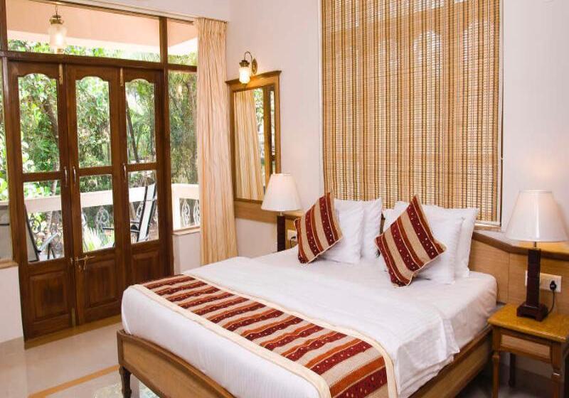 اتاق استاندارد با چشم‌انداز استخر, Clarion Hotel Ocean Palms Goa