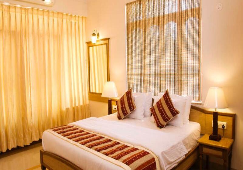 اتاق استاندارد با چشم‌انداز استخر, Clarion Hotel Ocean Palms Goa