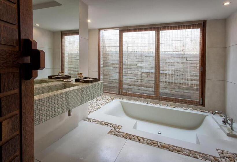 سوئیت جونیور با استخر, Tango Luxe Beach Villa, Koh Samui