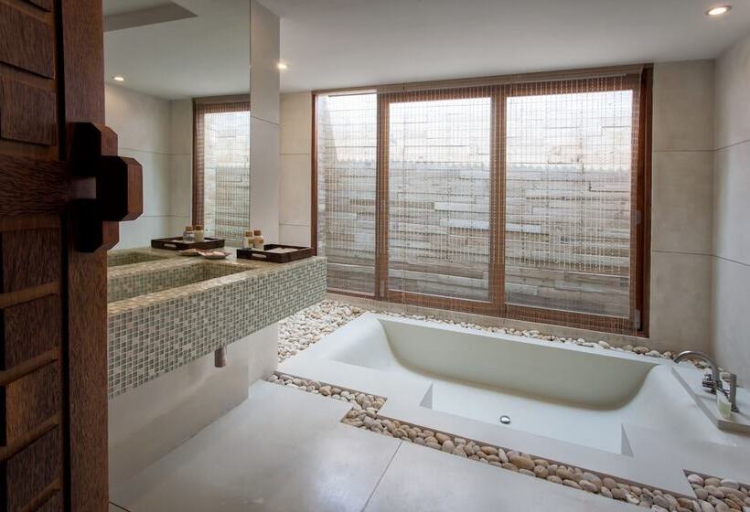 سوئیت جونیور با استخر, Tango Luxe Beach Villa, Koh Samui