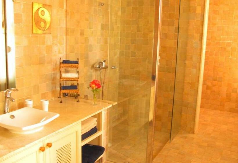 Трехместный Номер Deluxe, Dar Kamango