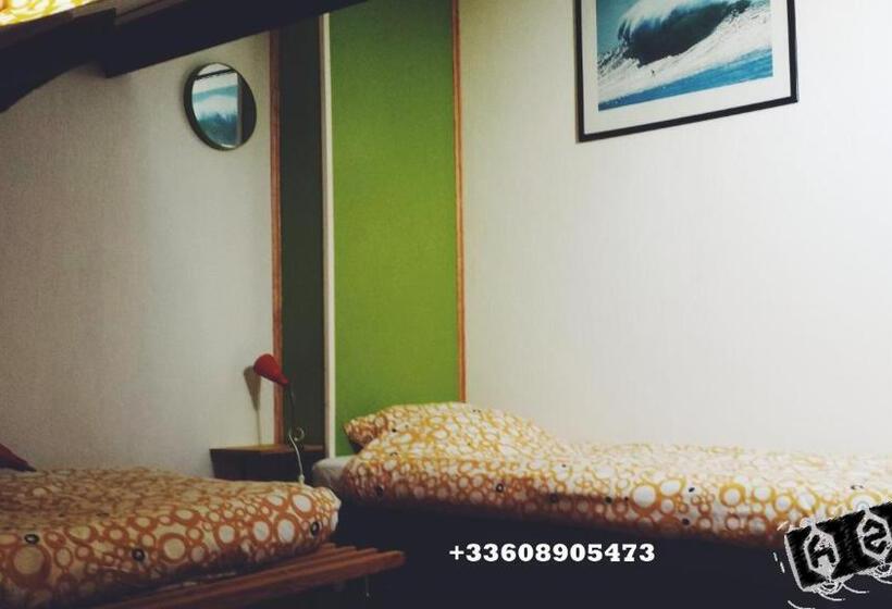تختخواب در اتاق مشترک, H2oholidays   Auberge De Jeunesse   Youth Hostel