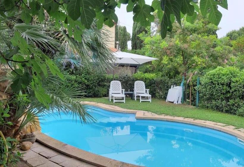 استودیو استاندارد با چشم‌انداز باغ, Casa Del Sole