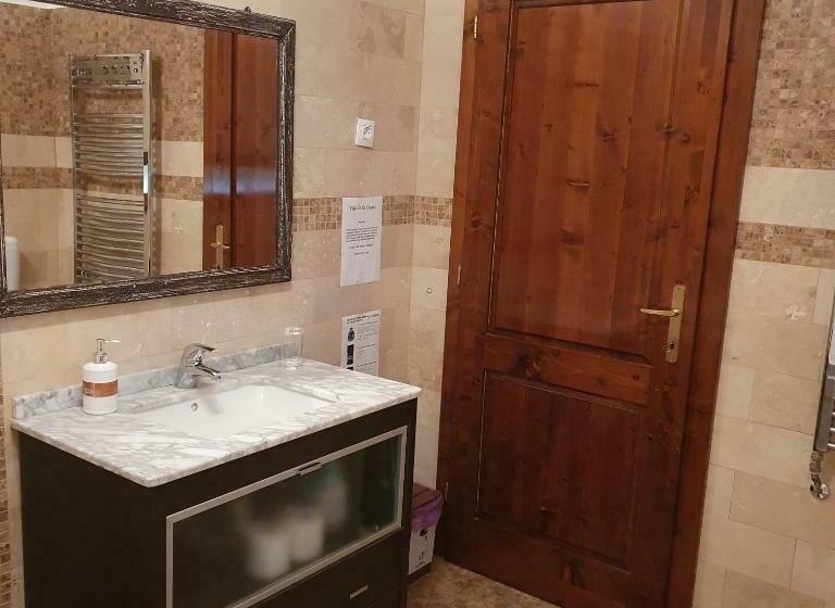 اتاق استاندارد سه تخته با بالکن, Vila De La Lugas