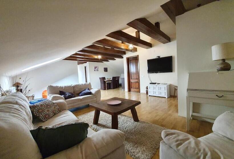 آپارتمان 1 خوابه, Vila De La Lugas