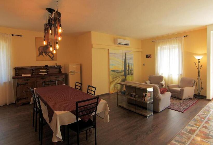 Quarto Triplo Estandar, San Paterno B&b