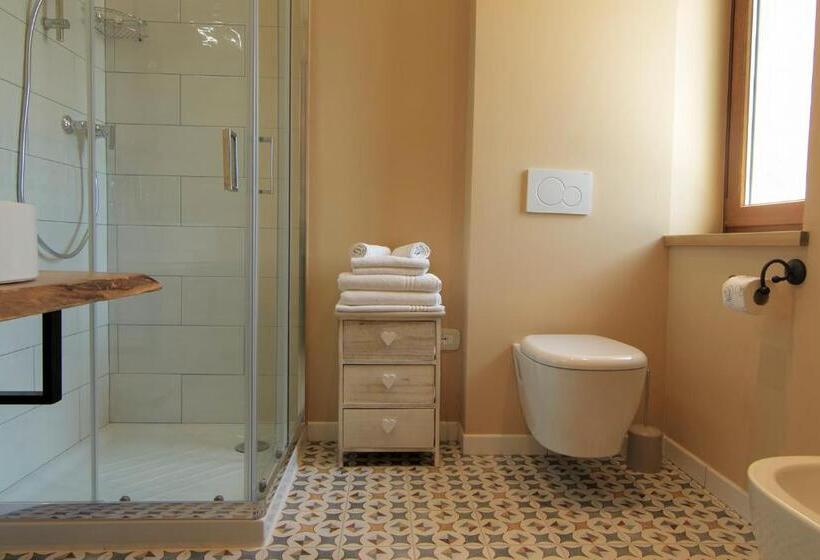 Quarto Estandar, San Paterno B&b