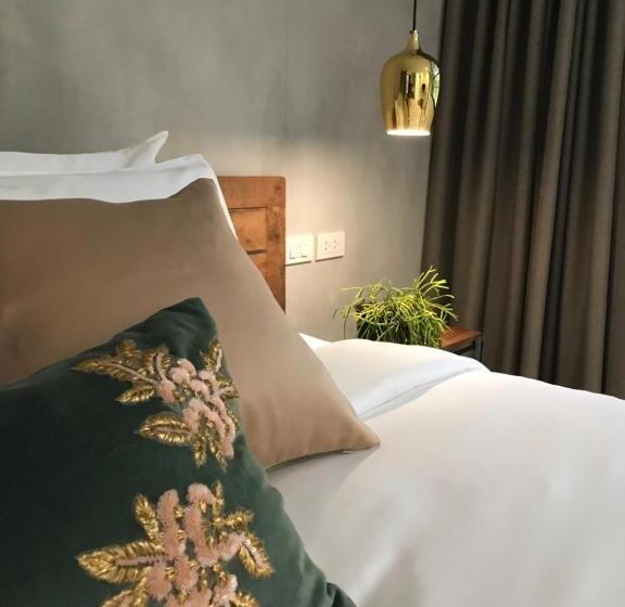 스위트 킹사이즈 침대, Gajib Bed&breakfast
