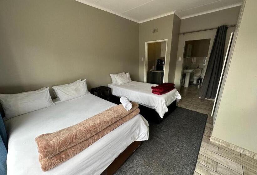 חדר משפחתי, Favour Guest House