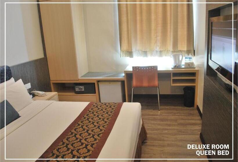 Quarto Deluxe, Courtyard Hotel @ 1borneo