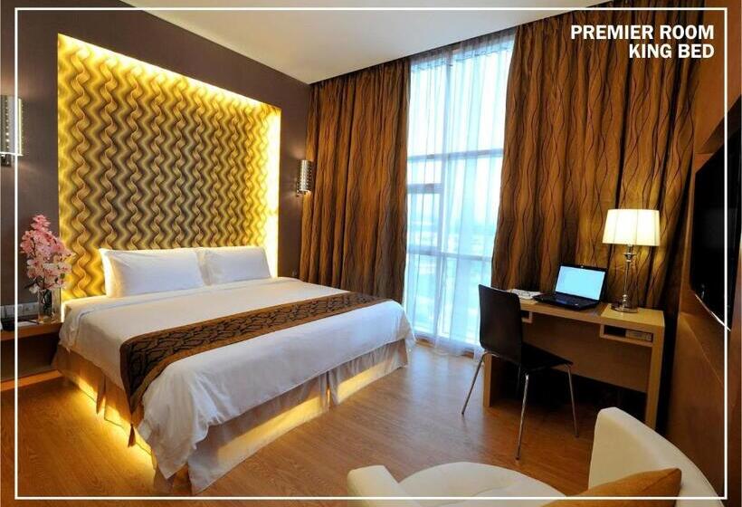 Quarto Premium, Courtyard Hotel @ 1borneo