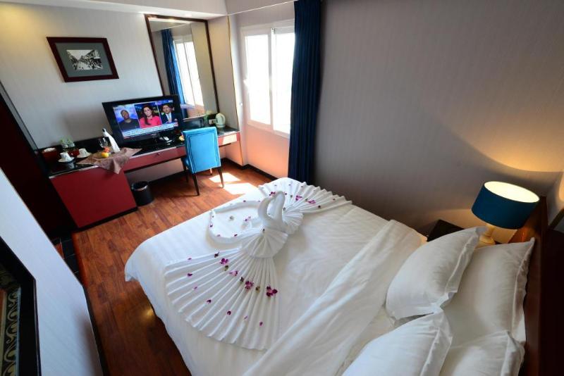 デラックスルーム, Ja Cosmo Hotel And Spa