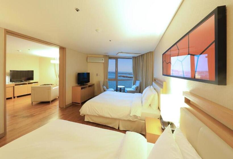 اتاق لوکس با چشم‌انداز دریا, Ocean Suites Jeju