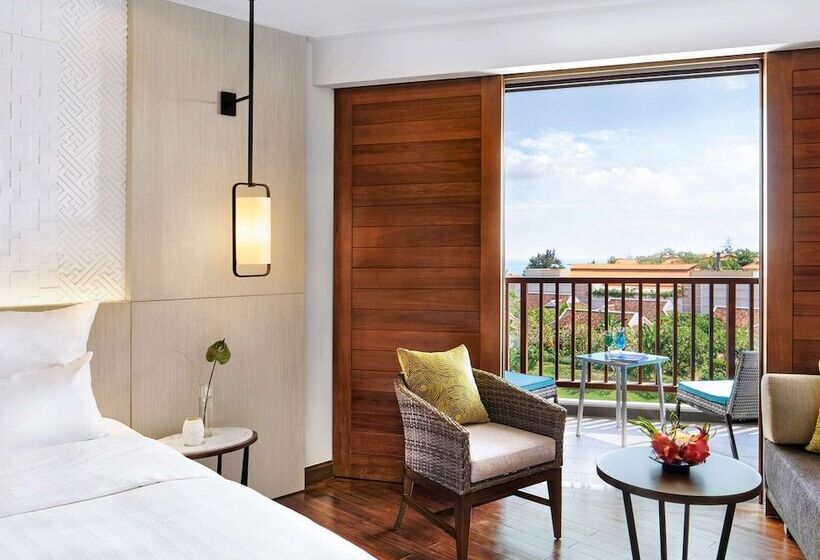 带阳台的高级房间, Pullman Danang Beach Resort