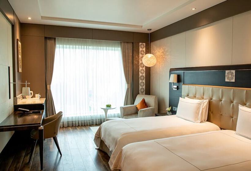 Номер Deluxe, Taj Hotel & Convention Centre, Agra