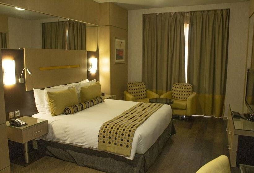 Номер Executive, Time Grand Plaza Hotel, Dubai Airport