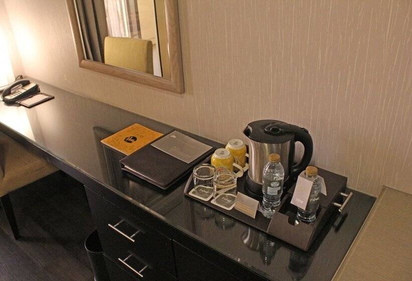 Полулюкс, Time Grand Plaza Hotel, Dubai Airport