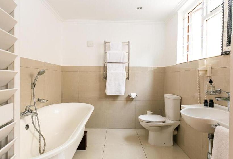 Апартаменты 3 Спальни, Camps Bay Village   Studios And Apartments