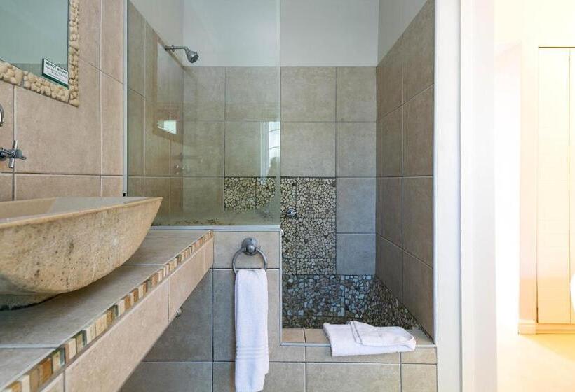 Апартаменты 1 Спальня, Camps Bay Village   Studios And Apartments