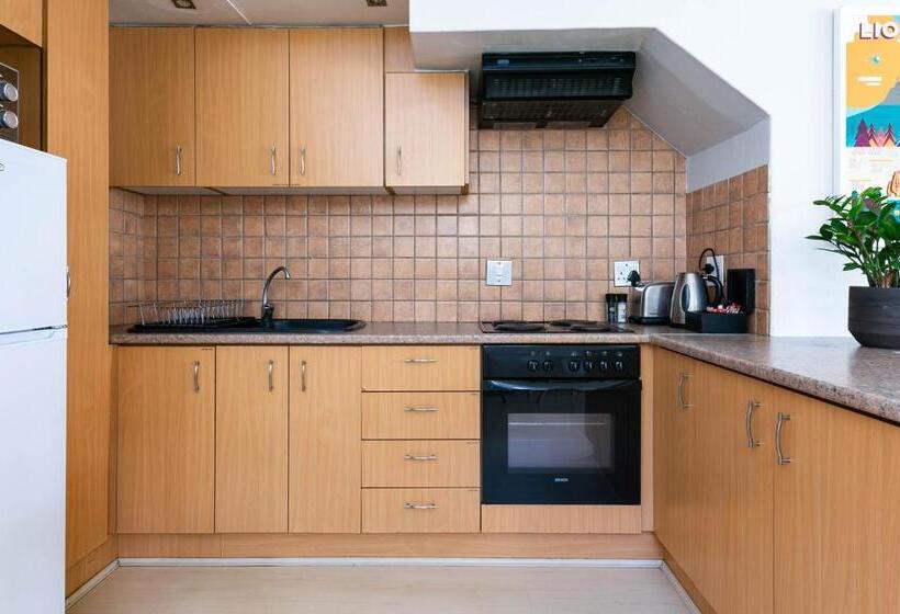 Апартаменты 1 Спальня, Camps Bay Village   Studios And Apartments