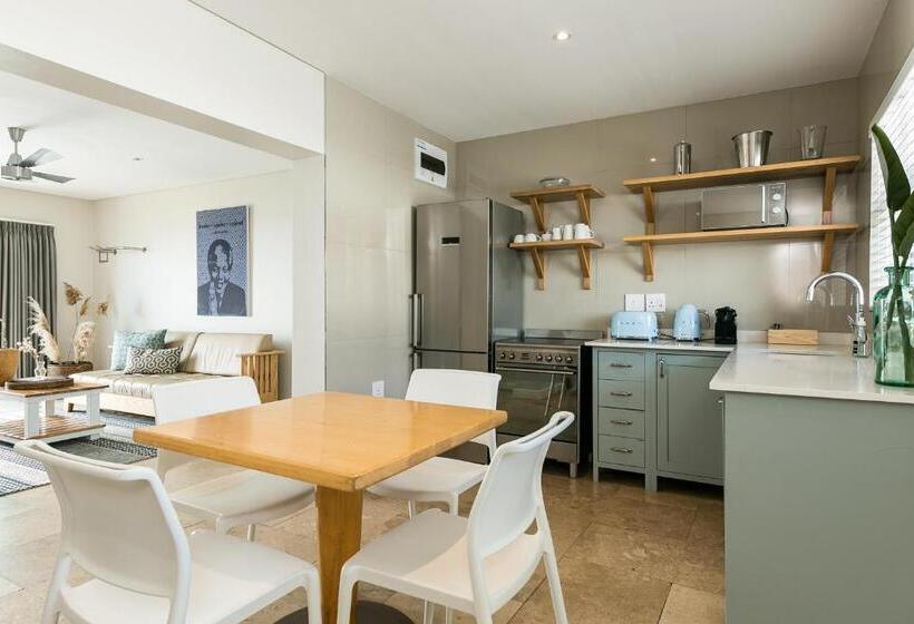 Апартаменты 1 Спальня, Camps Bay Village   Studios And Apartments