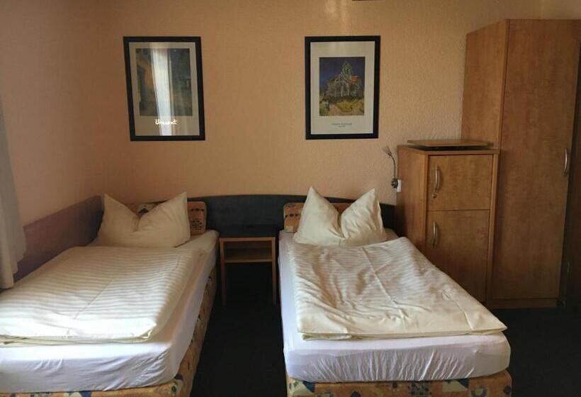 Номер Стандарт, Altes Gasthaus Leuna Pension
