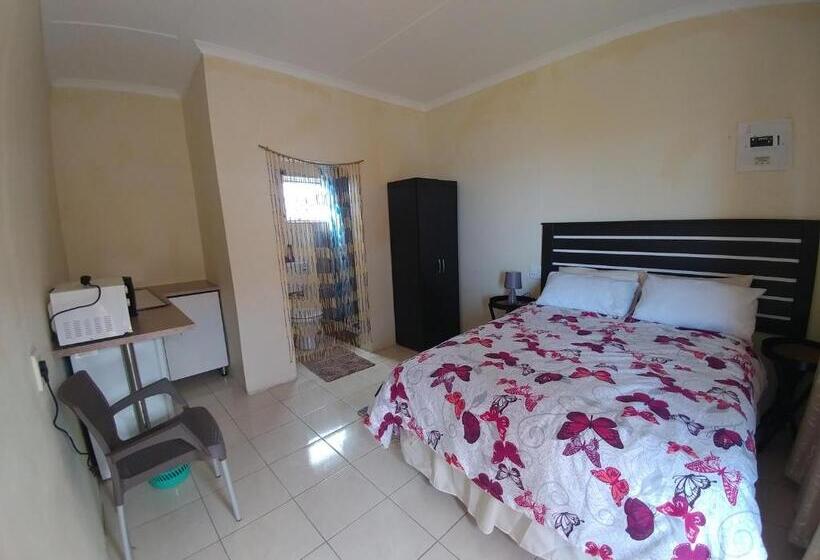 Семейный Номер, Hillside View Guesthouse