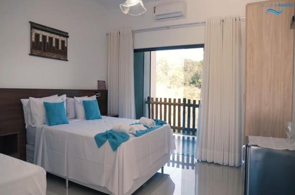 Suite with lake view, Cachoeira Paraiso