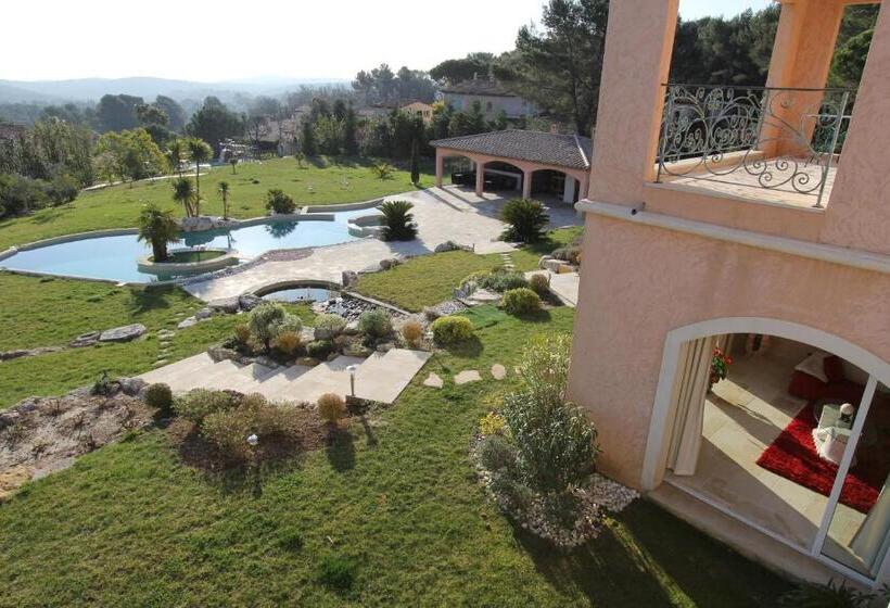 Номер Стандарт с Гидромассажем, Havre De Paix 5 étoiles Prestige Jacuzzi, Hammam, Sauna, Piscine Chauffée Mougins Cannes Grasse