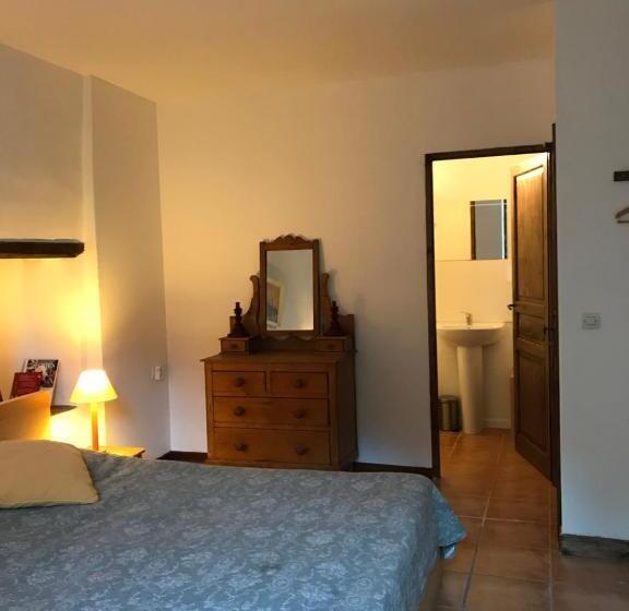 Standaardkamer met Kingsize Bed, Gîte De La Tour